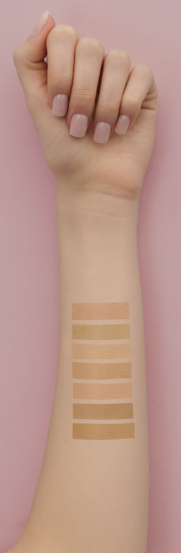 کرم پودر مرطوب کننده رنگی فلورمار غنی شده با آلوئه ورا Tinted Moisturizer Tinted Moisturizer